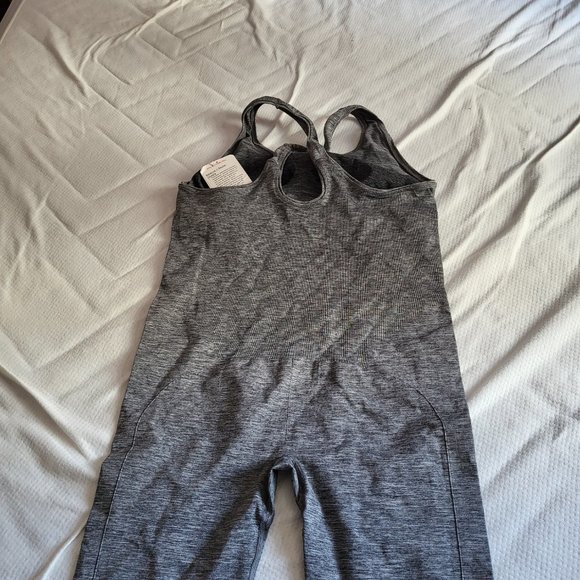 Balance and resist onesie - Picture 2 of 4